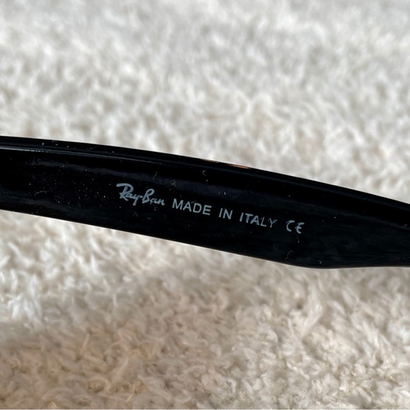Ray-Ban Wayfarers Black Sunglasses with Case - Picture 4 of 4